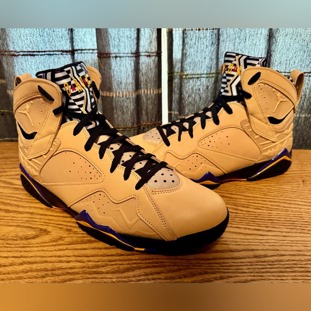 Jordan 7 SE “Afrobeats” (DZ4729-200)
(New - In Box) (Sz.15)